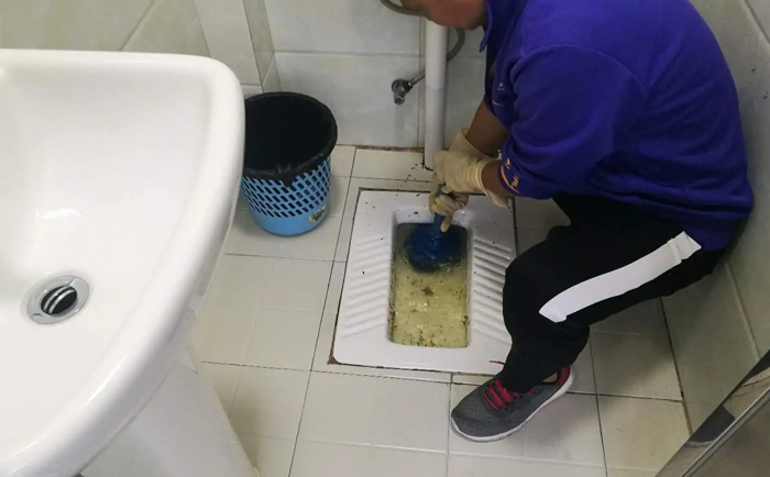 玛沁疏通蹲坑