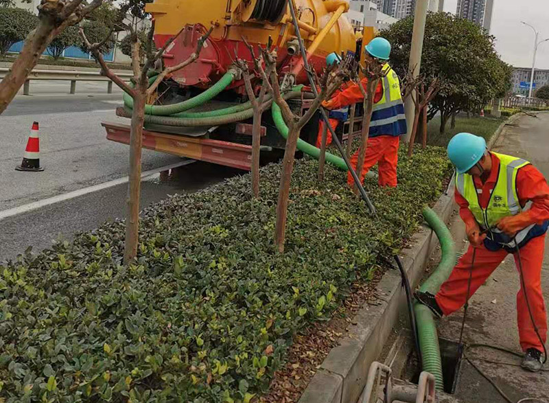 玛沁市政管道清淤
